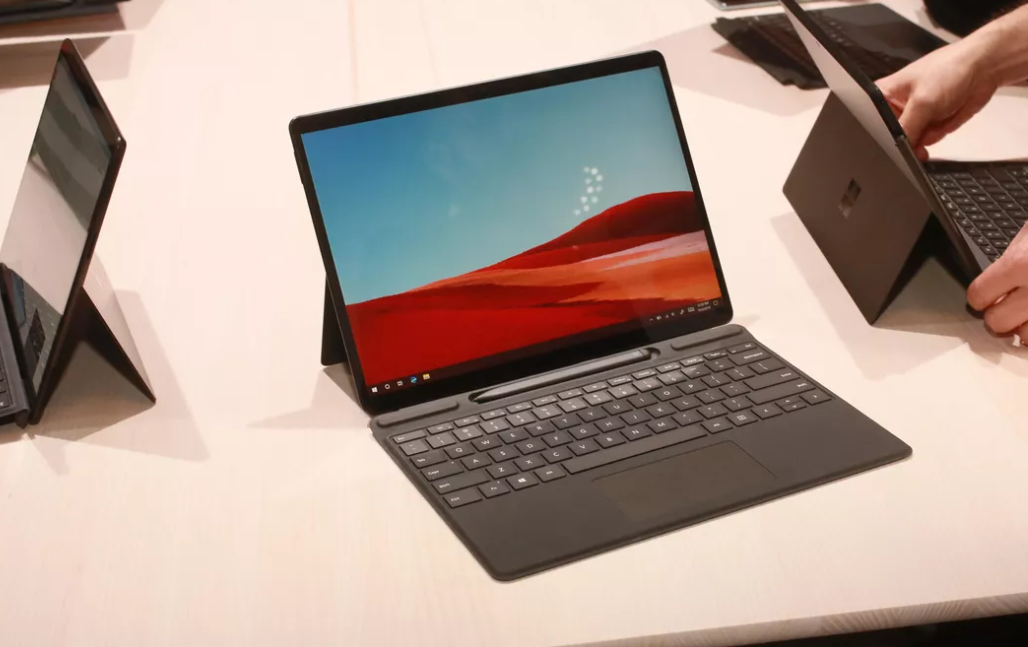 Surface Pro X Layar Lebih besar bodi paling tipis